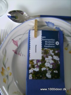 Blomsterfr sammen med bordkortene